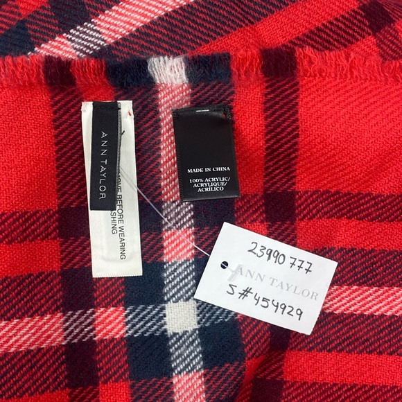 NWT Ann Taylor Plaid Pattern Winter Scarf - Picture 7 of 8